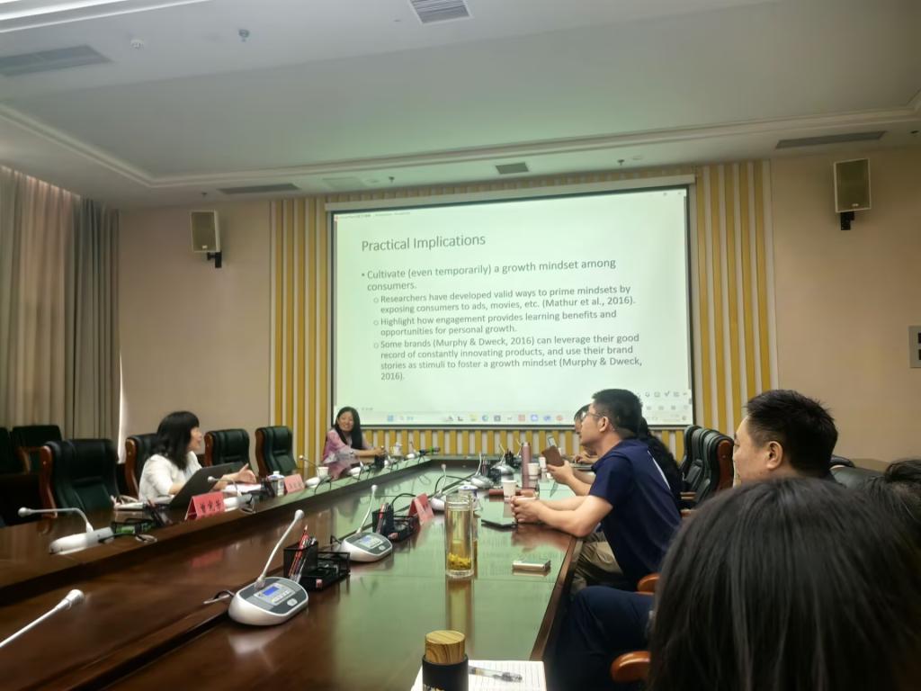 按摩视频
邀请纽约城市大学商学院曾宪芳教授作学术报告