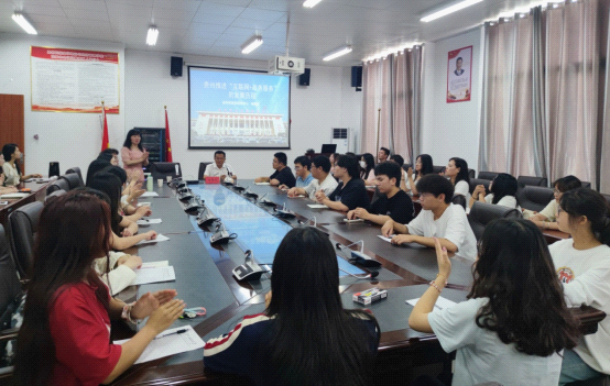 省政府政务服务中心李腾刚副主任到按摩视频
指导工作